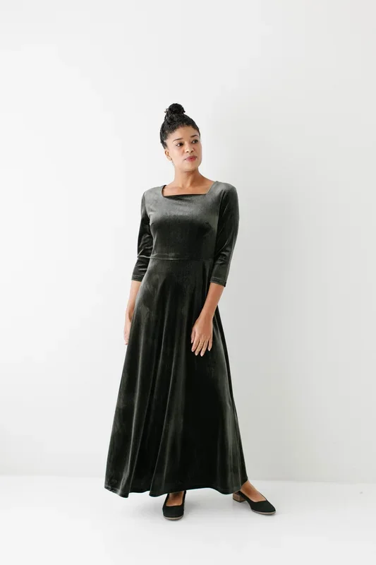 ‘Ivy’ Square Neck Velvet Maxi Dress