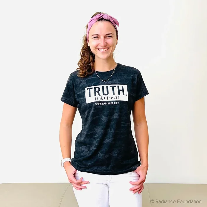 “TRUTH. FIGHT FOR IT.” Women’s T-Shirt