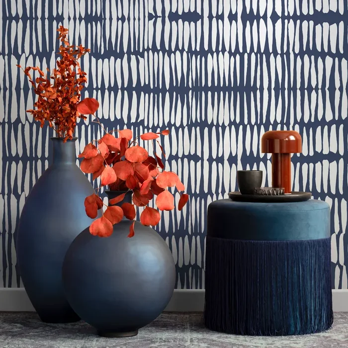 Abstract Wallpaper With Irregular Vertical Lines In Navy Blue And White – B087
