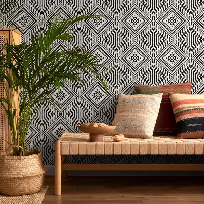 African Wallpaper With A Tribal Diamond Pattern In Black And White – C373
