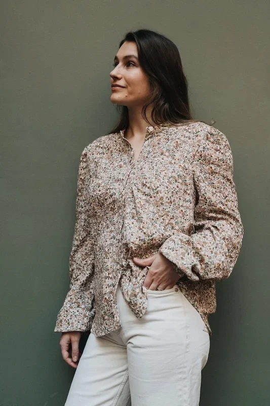 Amningsblus Mama Lova Flowers i bomullsgaze