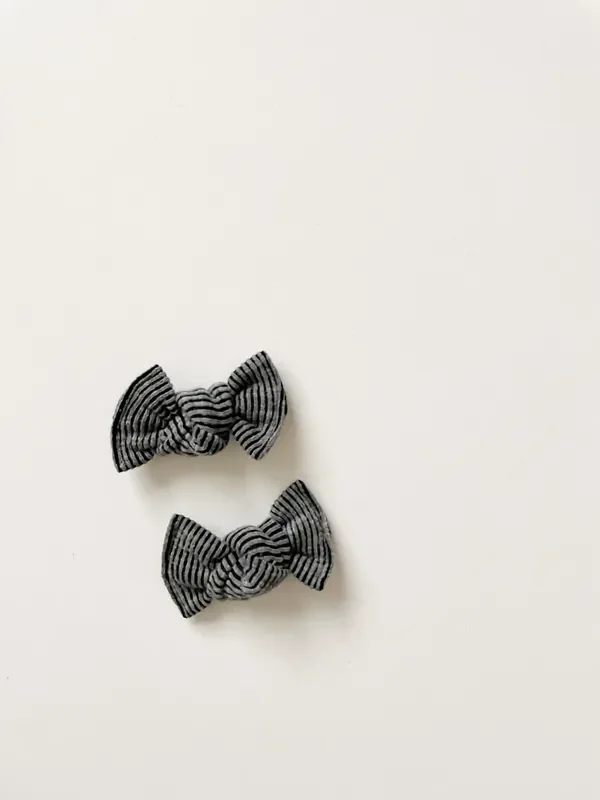Black & Grey Ribbed Knot