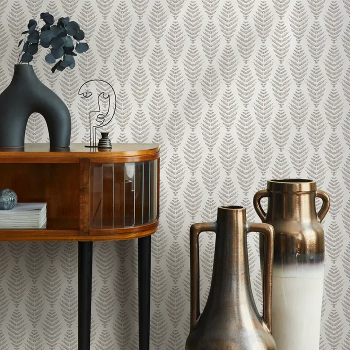 Boho Wallpaper With A Stylized Fern Motif In Beige And Cream – C486
