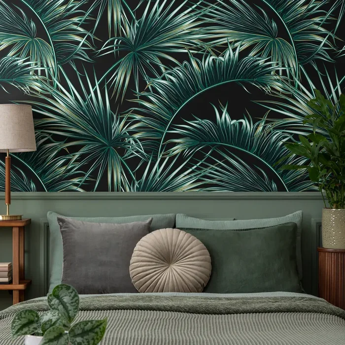 Botanical Wallpaper With Lush Palm Fronds In Green And Black – B122