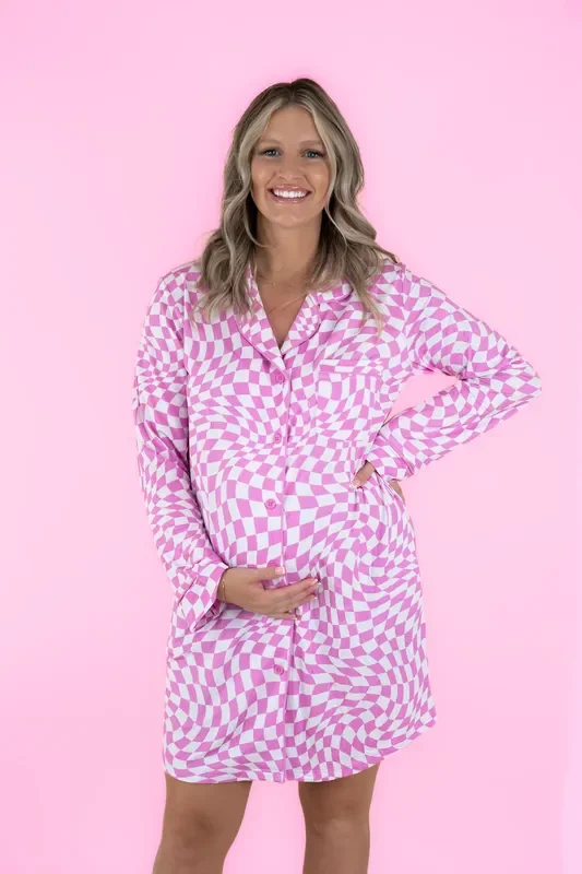 Bubblegum Wavy Checkers Women’s Dream Gown