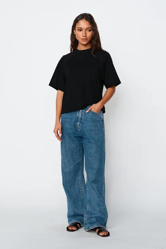 Classique Box-Cut Tee – Black