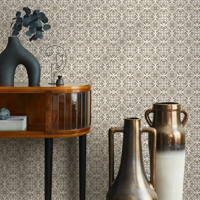 Damask Wallpaper With An Ornate Tile Motif In Brown And Beige – C191