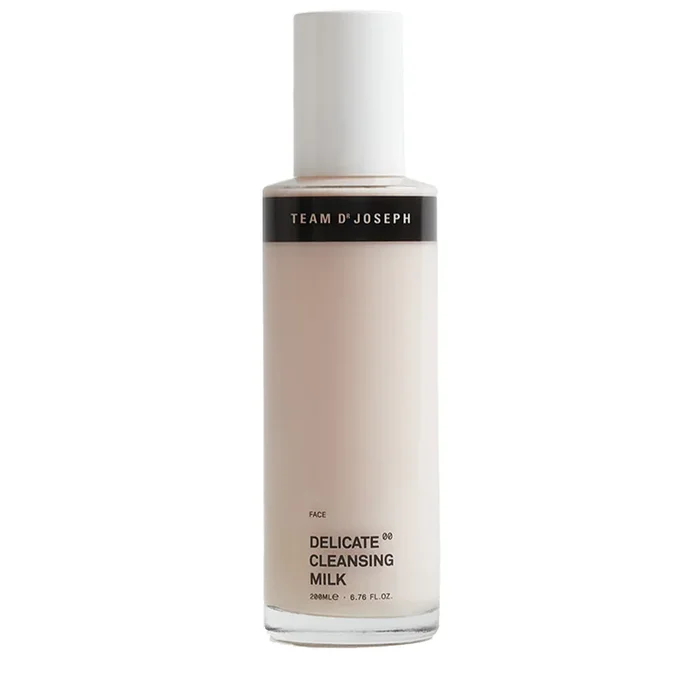 DELICATE CLEANSING MILK