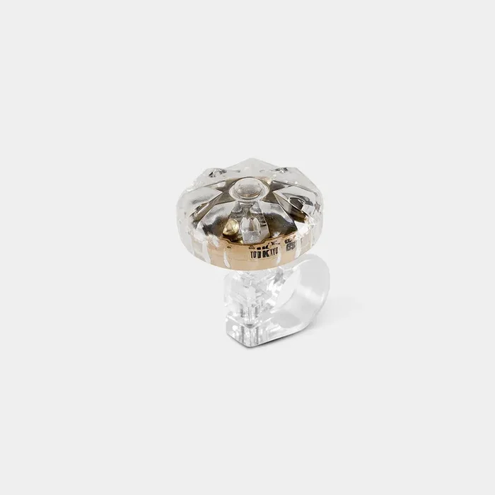 Diamond Bell, Gold