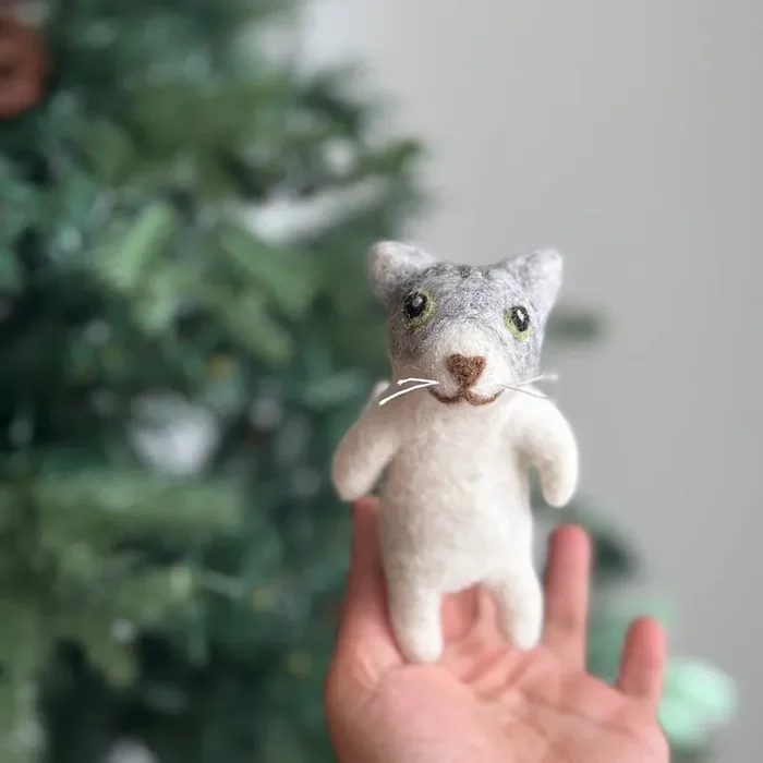 Felt Finger Puppet: “mochi ” The Gray And White Cat