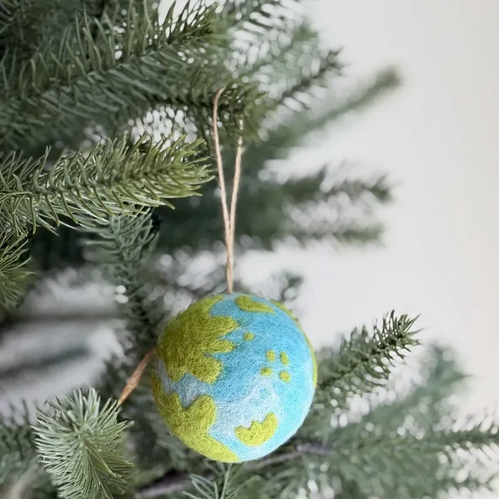 Felt Planet Ornament – For Earth Day!