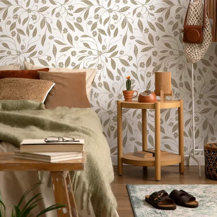 Floral Garden Wallpaper With Delicate Trailing Vines In Beige – C968