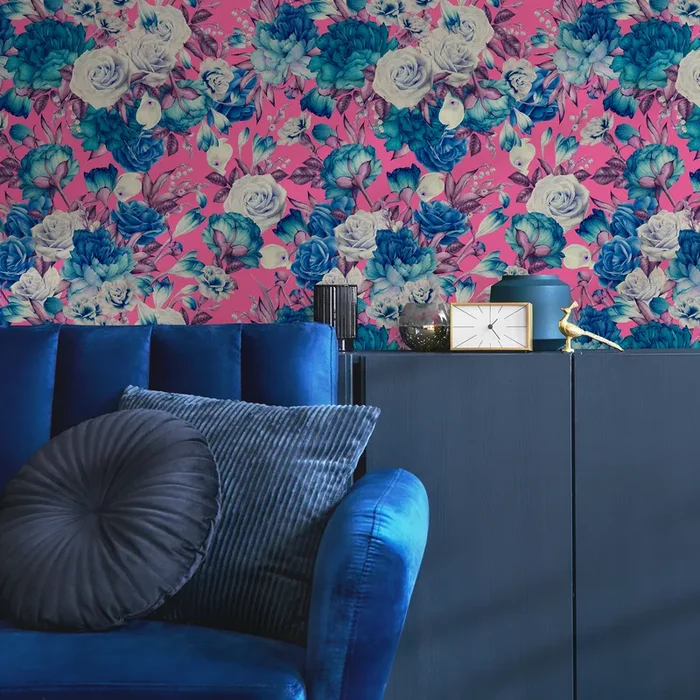 Floral Wallpaper Featuring A Lush Rose Bouquet In Pink, Blue, And White – B695