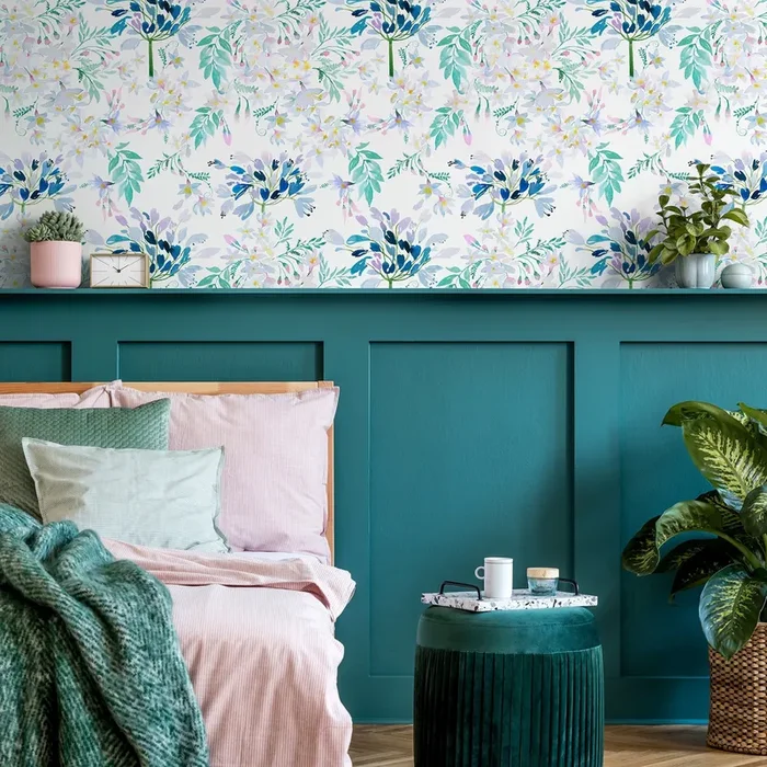 Floral Wallpaper With A Watercolor Botanical Motif In Blue, Green, And Purple – B333