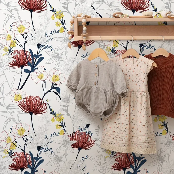 Floral Wallpaper With Outlined Tropical Blooms In Red, Blue, And Yellow – B432