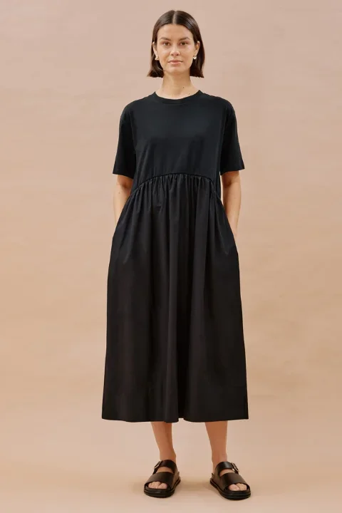 Gathered Waist Dress – Black