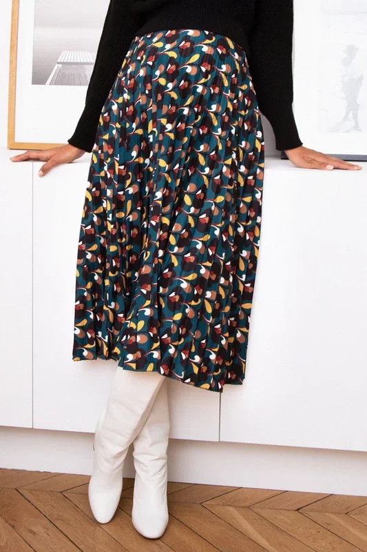 Maternity pleated skirt with elasticated waist