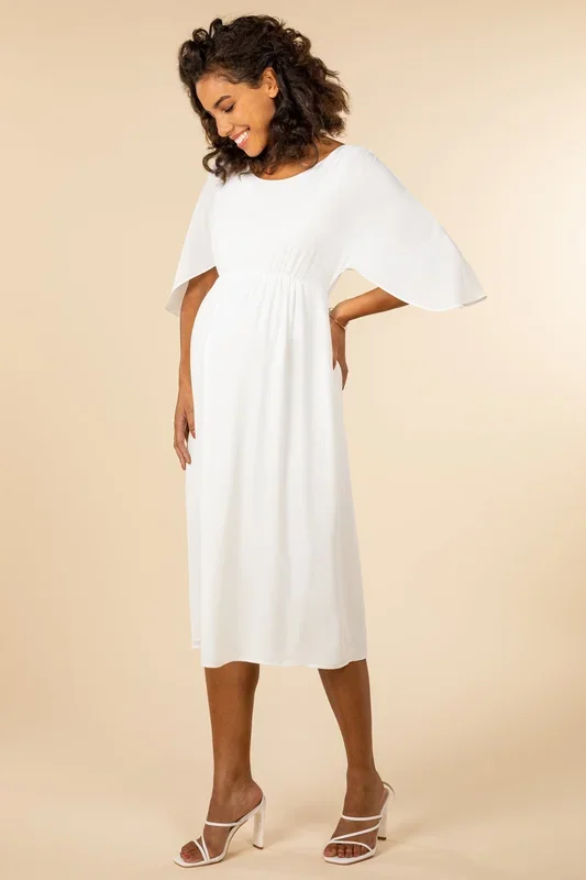 Midi maternity wedding dress made of chiffon