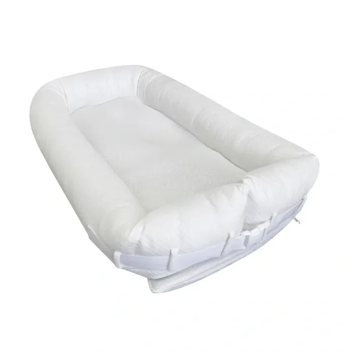 Moon – Organic Baby Nest (White)