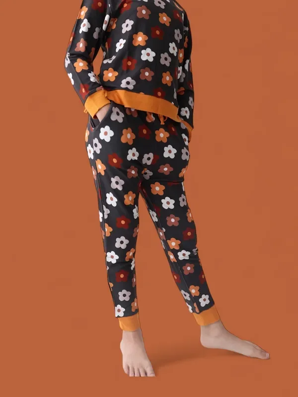 Neutral Daisies Dream Jogger