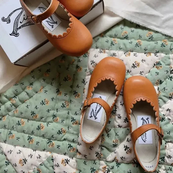Scalloped Mary Jane – Warm Brown