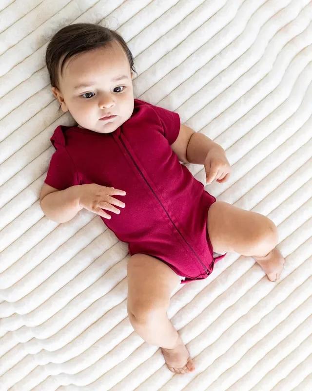 Short Sleeve Zipper Bodysuit In Maroon, 0-3m