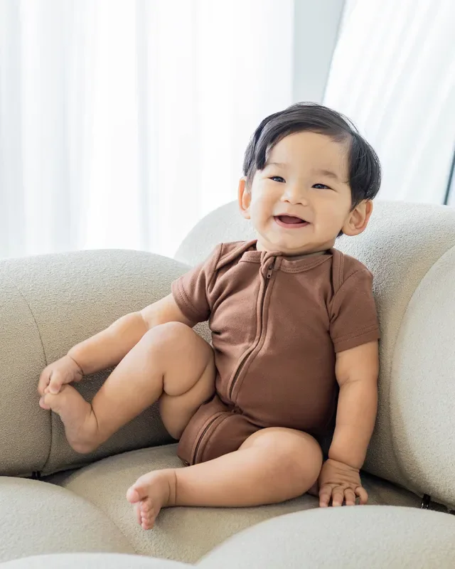 Short Sleeve Zipper Bodysuit In Mocha, 6-9m