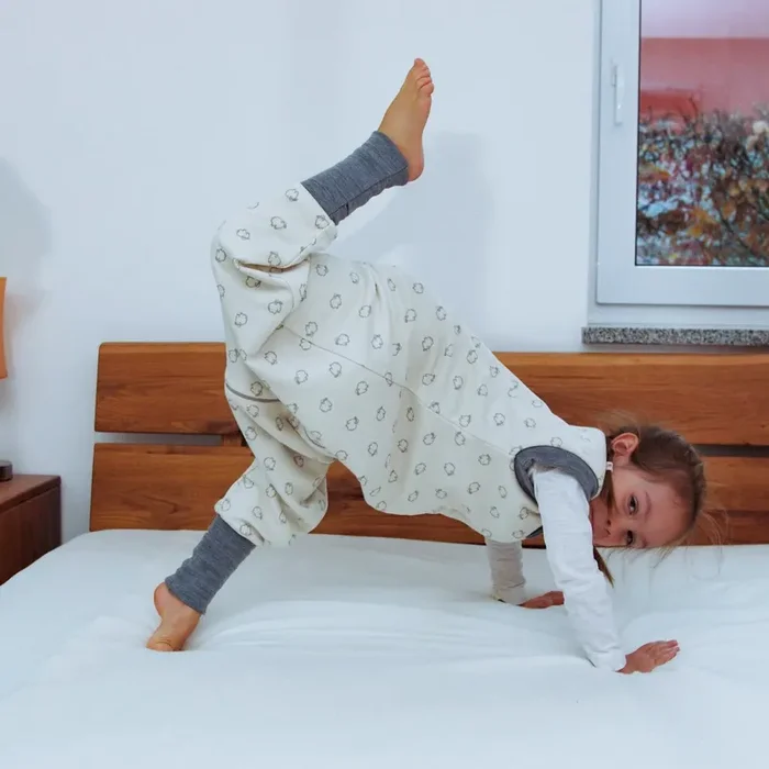 SLEEP SACK WITH OPEN LEGS – sheep