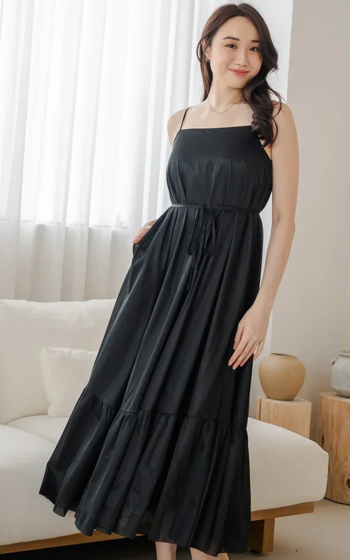 Tatum Maxi Padded Maternity Dress in Black