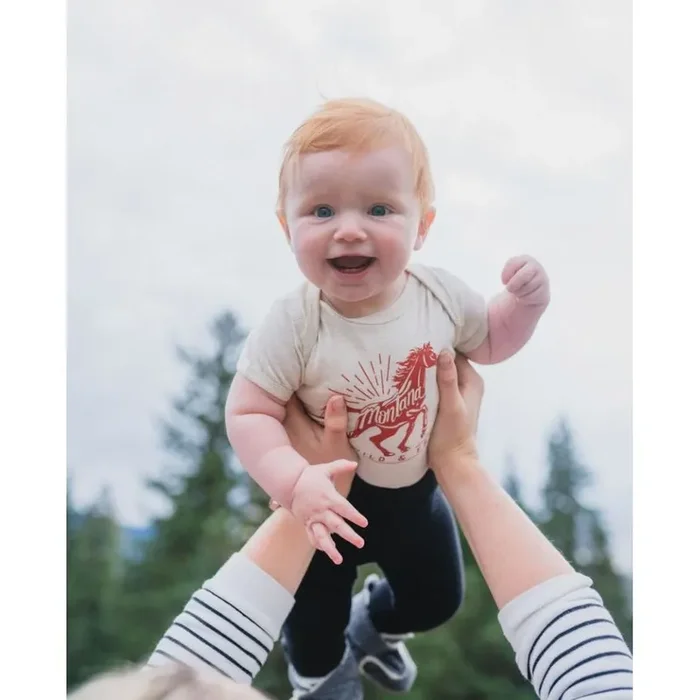 The Montana Scene- Wild & Free Onesie – Heather Natural