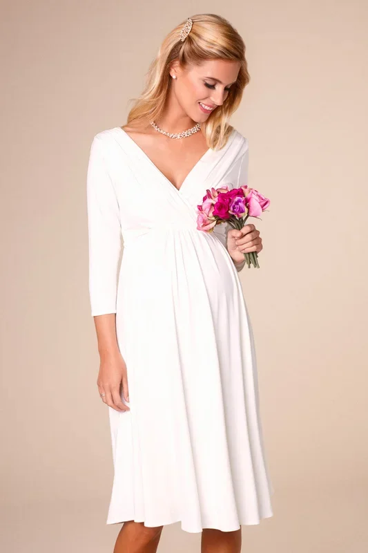 Umstandsbrautkleid mit Cache-Coeur Ausschnitt