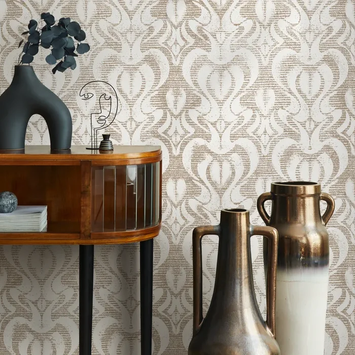 Vintage Damask Wallpaper With A Textured Motif In Beige And Cream – C869