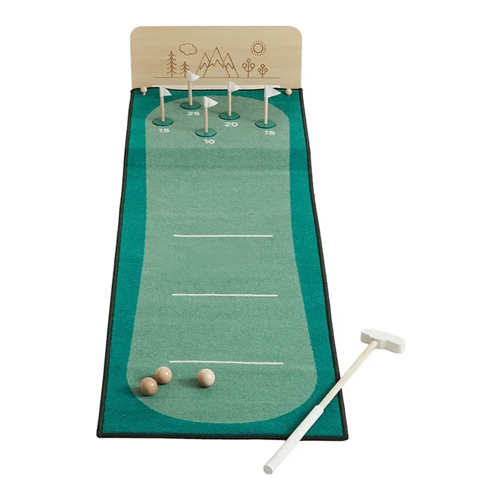 Wonder and Wise Keen Putting Green